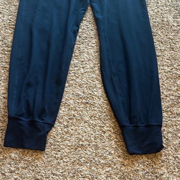 Lululemon Athletica Navy Blue Align  Joggers- like New - Picture 4 of 9